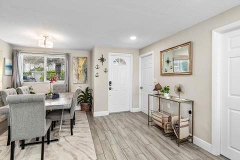 214 Seacrest Lane, Delray Beach FL - photo 6 of 39