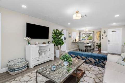 214 Seacrest Lane, Delray Beach FL - photo 8 of 39