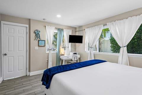 214 Seacrest Lane, Delray Beach FL - photo 17 of 39