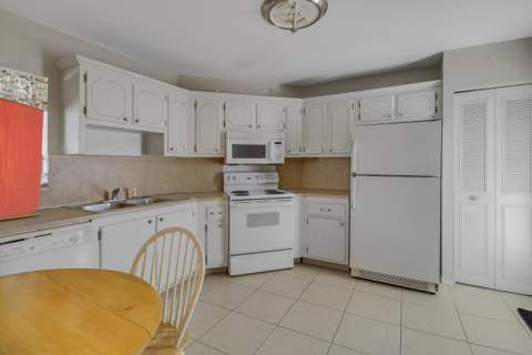 7 Greenway Village #203, Royal Palm Beach FL - photo 10 of 39