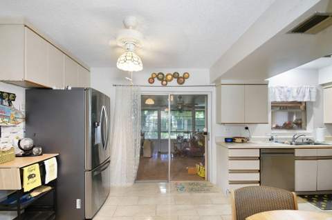 1162 SE Maxwell Lane, Port St. Lucie FL - photo 6 of 20