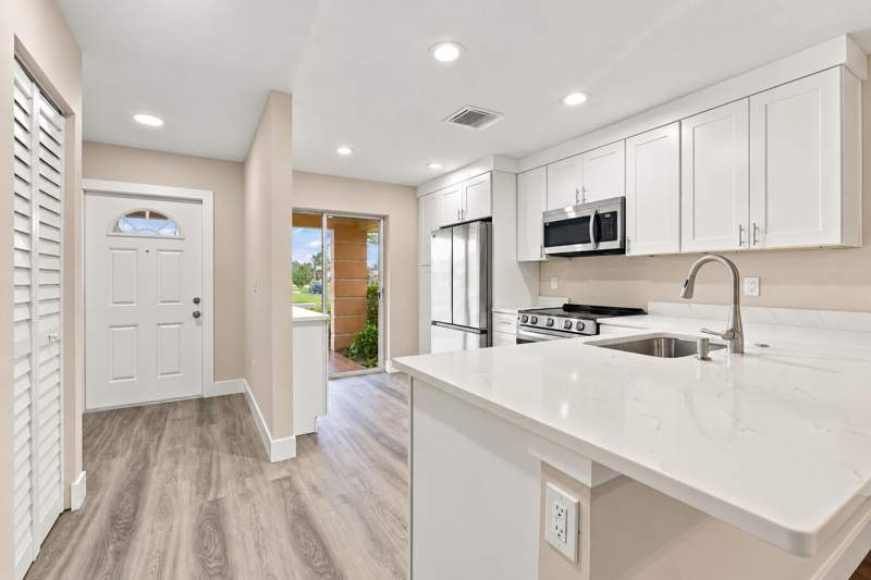 3 bedroom Condominium at 5791 Dream Court #14D, The Grove Condominium Section 1, Fort Pierce — photo 2