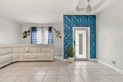 8525 Pine Cay, Royal Palm Beach FL - photo 7 of 46