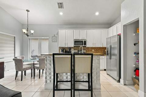 8525 Pine Cay, Royal Palm Beach FL - photo 12 of 46