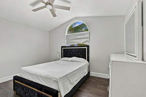 8525 Pine Cay, Royal Palm Beach FL - photo 23 of 46