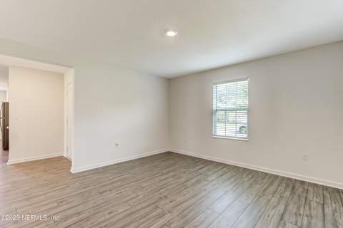 8521 Lake George Circle, Macclenny FL - photo 8 of 31