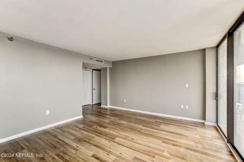 4401 Lakeside Drive #903, Jacksonville FL - photo 23 of 71