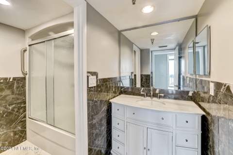 4401 Lakeside Drive #903, Jacksonville FL - photo 20 of 71
