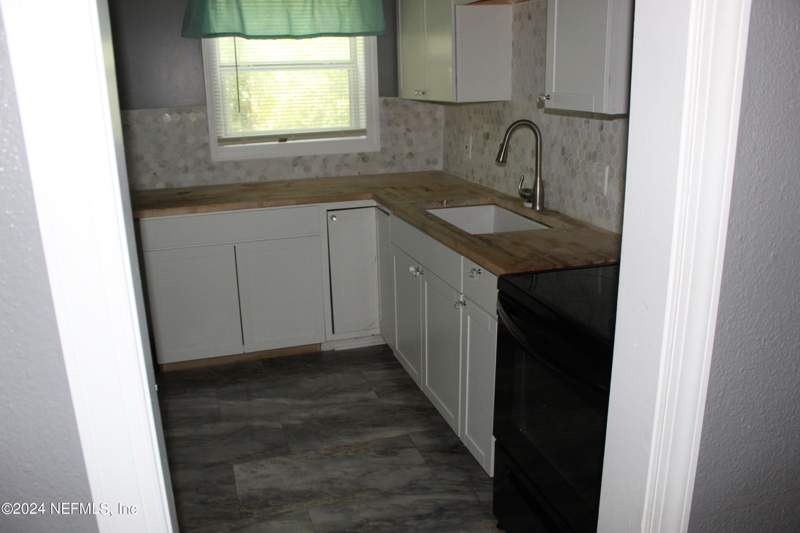 2 bedroom Single Family Residence at 3412 Rockwood Drive, Terrace Park, Jacksonville — photo 2