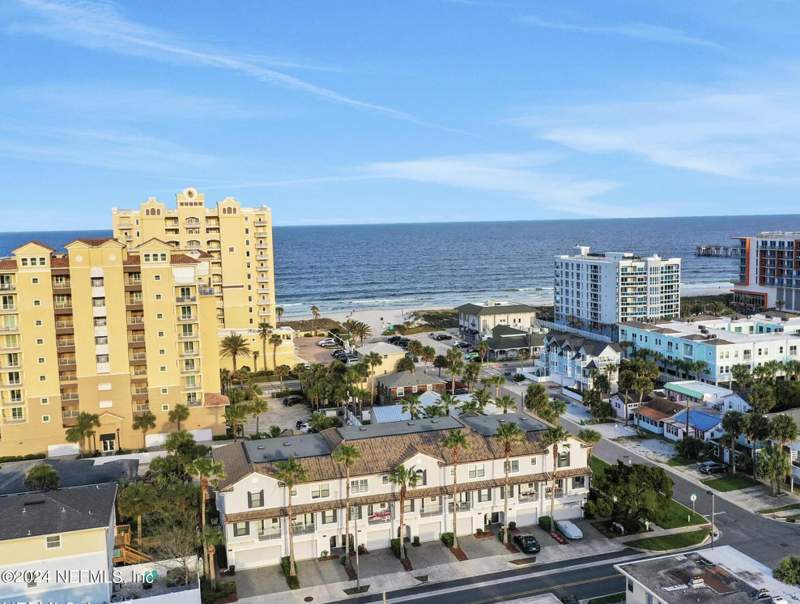 3 bedroom Condominium at 905 2nd Street #C, Jacksonville Beach, Jacksonville Beach — photo 2