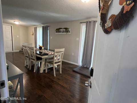 5519 River Forest Drive, Jacksonville FL - photo 8 of 34