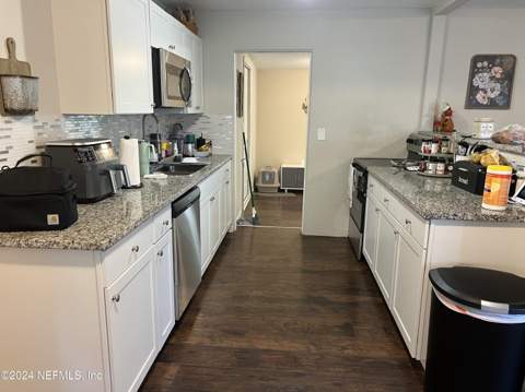 5519 River Forest Drive, Jacksonville FL - photo 16 of 34