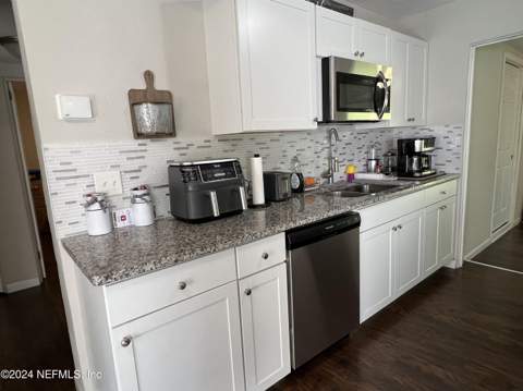 5519 River Forest Drive, Jacksonville FL - photo 15 of 34