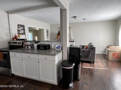 5519 River Forest Drive, Jacksonville FL - photo 14 of 34