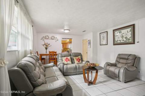 5816 Moncrief Road, Jacksonville FL - photo 10 of 43