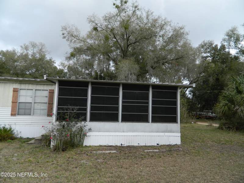 3 bedroom Mobile Home at 250 Old Hwy 17, Lake Como Highlands, Pomona Park — photo 4