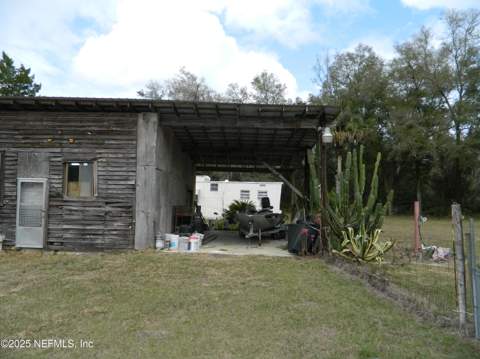 250 Old Hwy 17, Pomona Park FL - photo 6 of 63