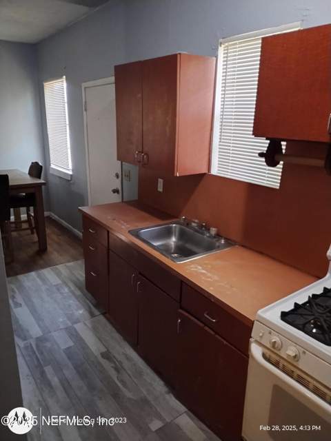 1339 Mount Herman Street, Jacksonville FL - photo 6 of 11