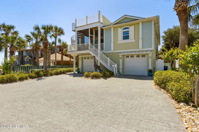 5 bedroom Single Family Residence at 111 Cherry Street, Neptune Beach, Neptune Beach — photo 2