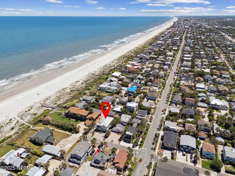 5 bedroom Single Family Residence at 111 Cherry Street, Neptune Beach, Neptune Beach — photo 4