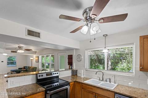 303 SE 3rd Avenue, Melrose FL - photo 13 of 90