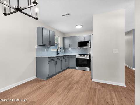 1615 Brook Forest Drive, Jacksonville FL - photo 8 of 25