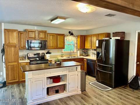 540 Arthur Moore Drive, Green Cove Springs FL - photo 10 of 63