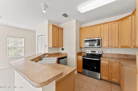 7151 Deerfoot Point Circle #11-2, Jacksonville FL - photo 12 of 20