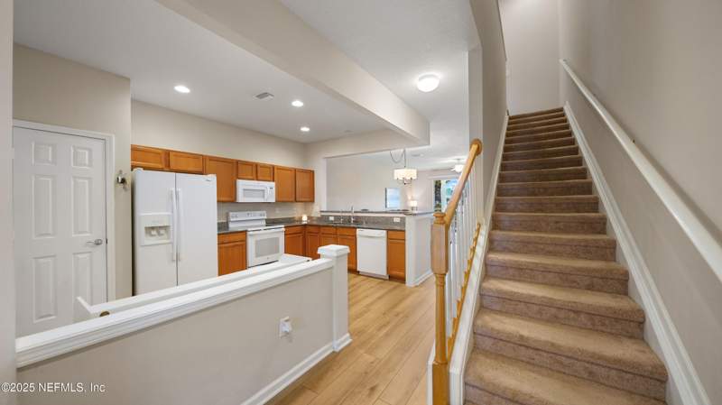 3 bedroom Townhouse at 6935 Woody Vine Drive, Greenbrier At Bartram Park, Jacksonville — photo 3