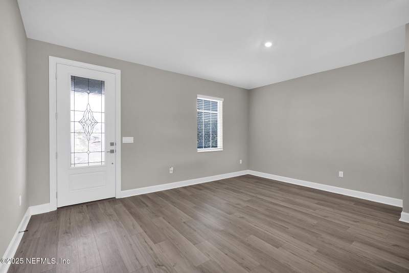 3 bedroom Single Family Residence at 3979 Gareys Ferry Way, Jennings Farm, Middleburg — photo 2