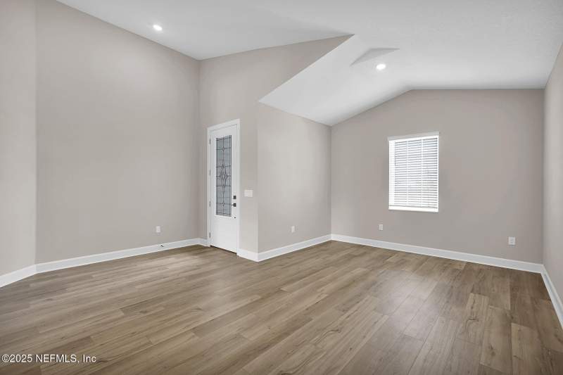4 bedroom Single Family Residence at 3983 Gareys Ferry Way, Jennings Farm, Middleburg — photo 2
