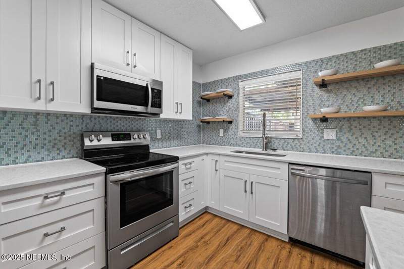 2 bedroom Townhouse at 380 13th Avenue, Jacksonville Beach, Jacksonville Beach — photo 4