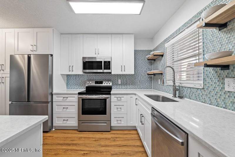 2 bedroom Townhouse at 380 13th Avenue, Jacksonville Beach, Jacksonville Beach — photo 3
