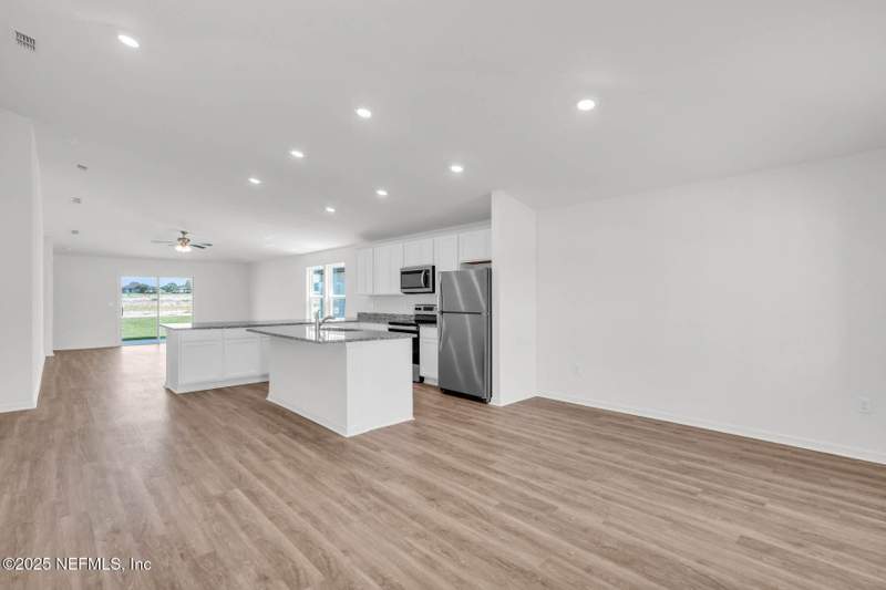3 bedroom Single Family Residence at 6943 CANOE BIRCH Road, Villages Of Westport, Jacksonville — photo 5