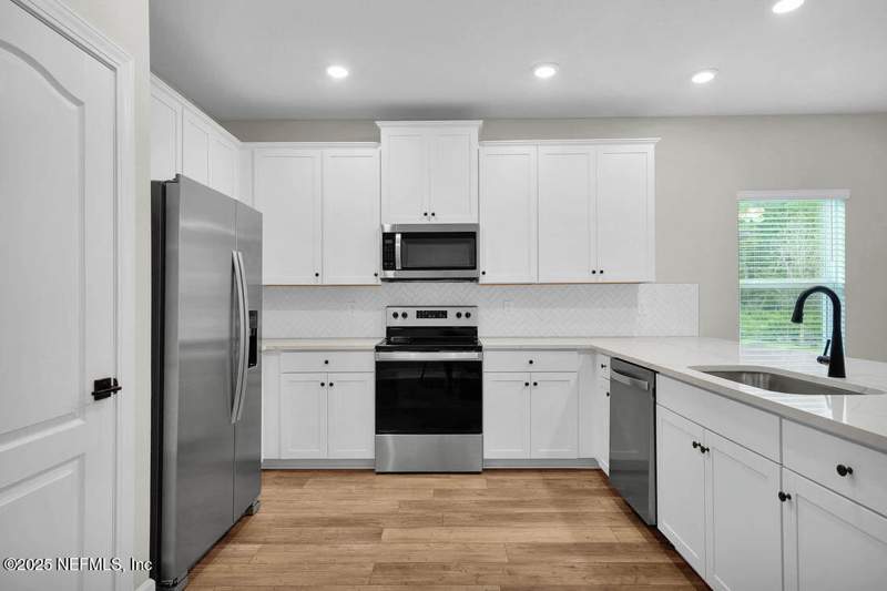 3 bedroom Single Family Residence at 6975 Canoe Birch Road, Villages Of Westport, Jacksonville — photo 2