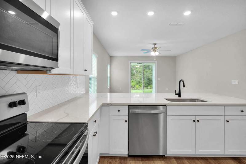 3 bedroom Single Family Residence at 6975 Canoe Birch Road, Villages Of Westport, Jacksonville — photo 4