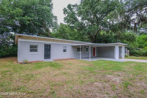 6351 Fabian Drive, Jacksonville FL - photo 8 of 40