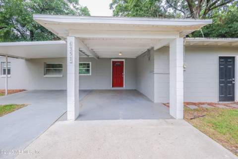 6351 Fabian Drive, Jacksonville FL - photo 9 of 40