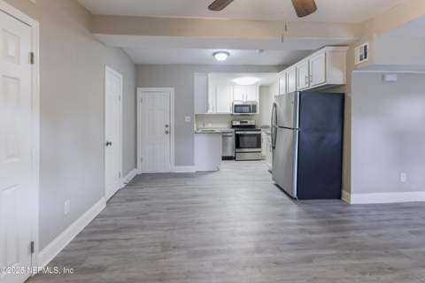 6351 Fabian Drive, Jacksonville FL - photo 12 of 40