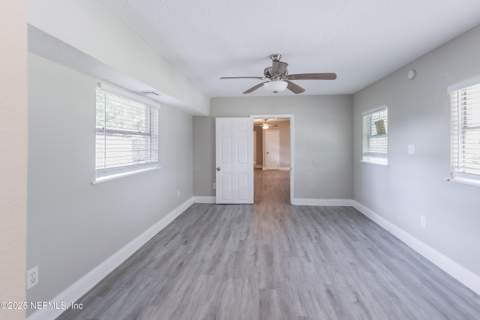 6351 Fabian Drive, Jacksonville FL - photo 19 of 40