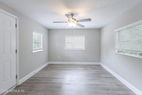6351 Fabian Drive, Jacksonville FL - photo 21 of 40