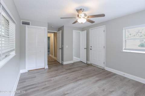 6351 Fabian Drive, Jacksonville FL - photo 22 of 40