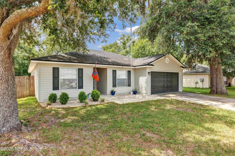 3 bedroom Single Family Residence at 518 Lissie Court, Leaning Oaks, Macclenny — photo 4