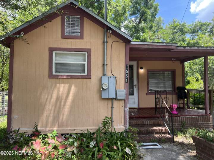 1551 W 32nd Street