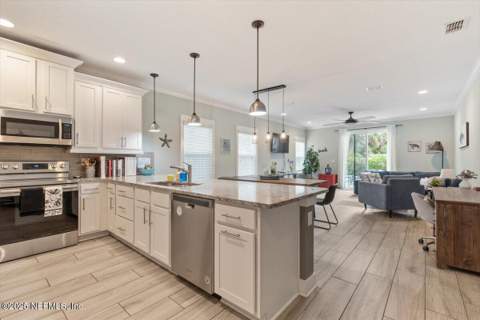 231 10th Avenue, Jacksonville Beach FL - photo 16 of 56