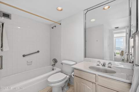 1601 Ocean Drive #104, Jacksonville Beach FL - photo 13 of 41