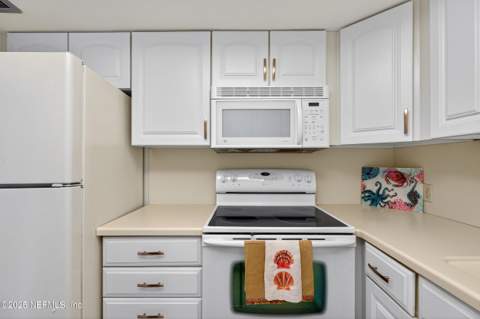 1601 Ocean Drive #104, Jacksonville Beach FL - photo 15 of 41
