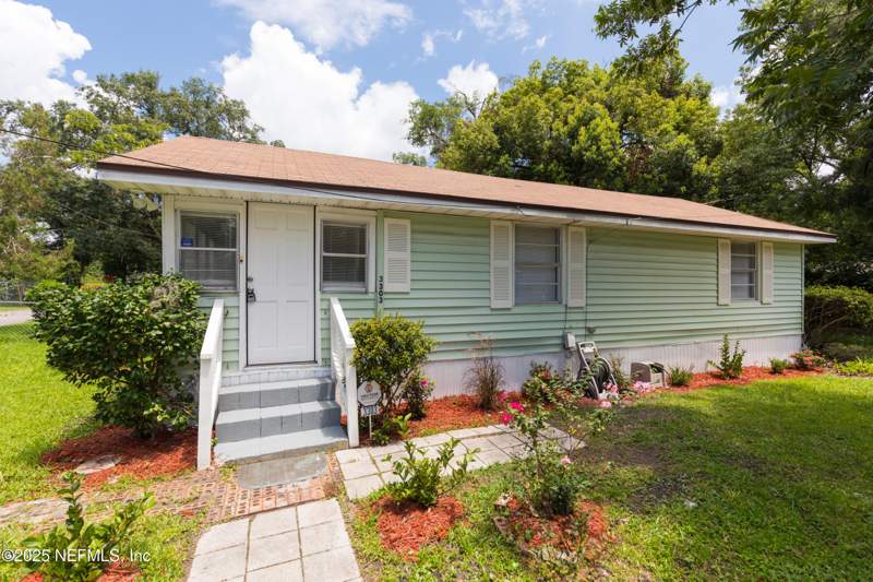 2 bedroom Single Family Residence at 3303 Jones Street, Long Branch, Jacksonville — photo 2