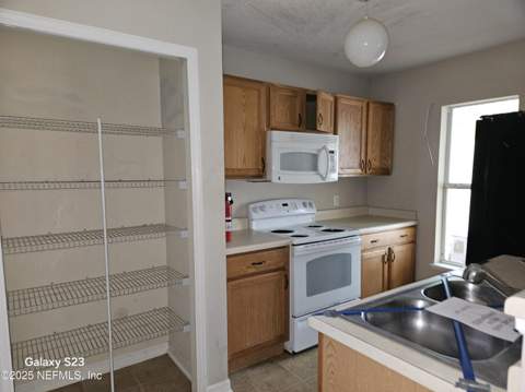 7026 St Ives Court, Jacksonville FL - photo 7 of 15