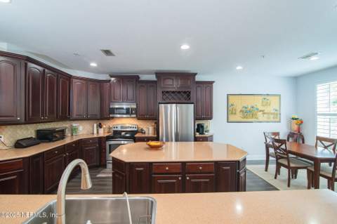 4480 Deerwood Lake Parkway #353, Jacksonville FL - photo 7 of 33
